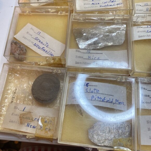 Tiny Crystal and Mineral Lot, Assorted Mixed Crystals and Minerals in case - Picture 5 of 8